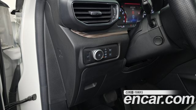 Ford Explorer 2022 — photo 27
