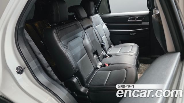 Ford Explorer 2016 — photo 12