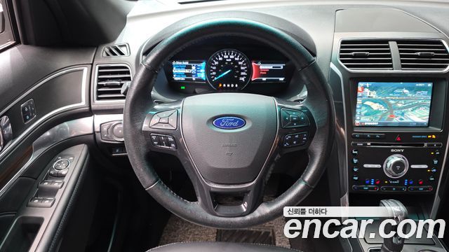 Ford Explorer 2016 — photo 14