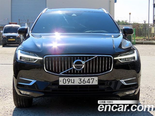 Volvo XC60 2018 — photo 1