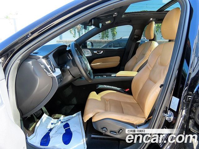 Volvo XC60 2018 — photo 5