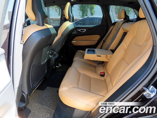 Volvo XC60 2018 — photo 6