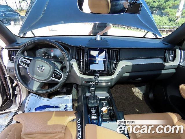 Volvo XC60 2018 — photo 7