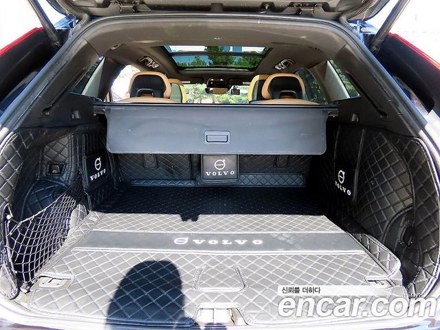 Volvo XC60 2018 — photo 14