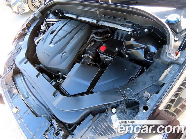 Volvo XC60 2018 — photo 17