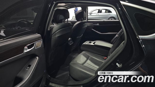 Genesis G80 2017 — photo 11