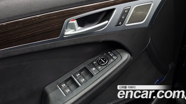Genesis G80 2017 — photo 15