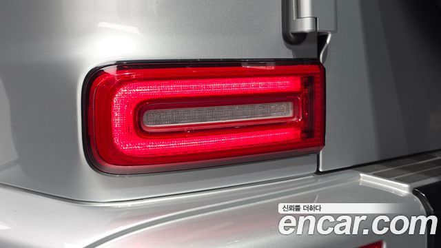 Mercedes-Benz G-Class 2023 — photo 9