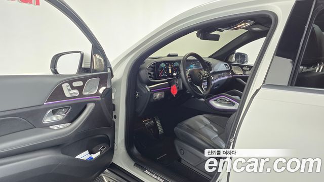 Mercedes-Benz GLE-Class 2023 — photo 13