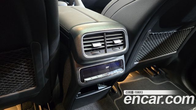 Mercedes-Benz GLE-Class 2023 — photo 37
