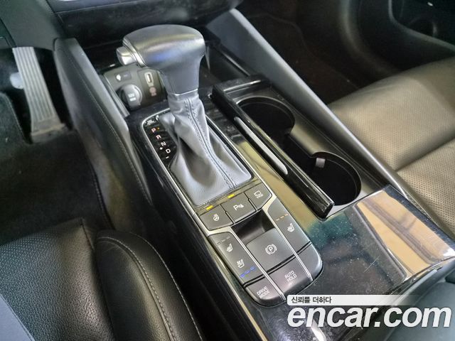 Kia K7 2019 — photo 8