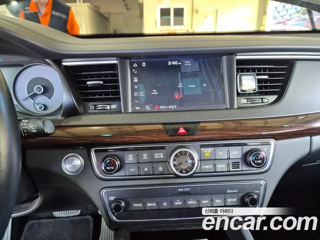 Kia K7 2019 — photo 13