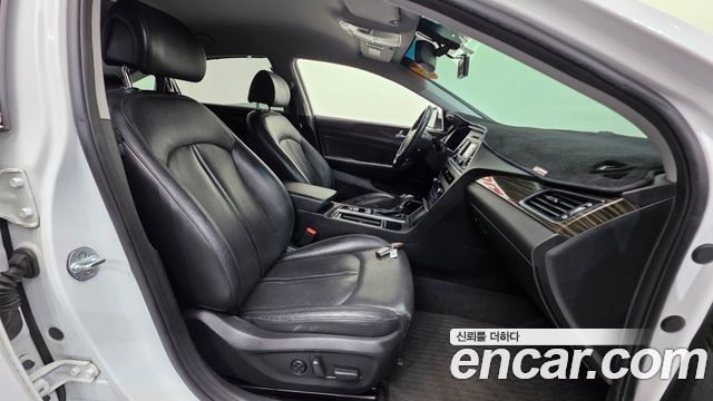 Hyundai Sonata 2017 — photo 13