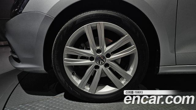 Volkswagen Jetta 2015 — photo 5