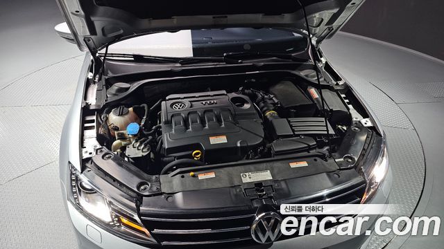 Volkswagen Jetta 2015 — photo 6