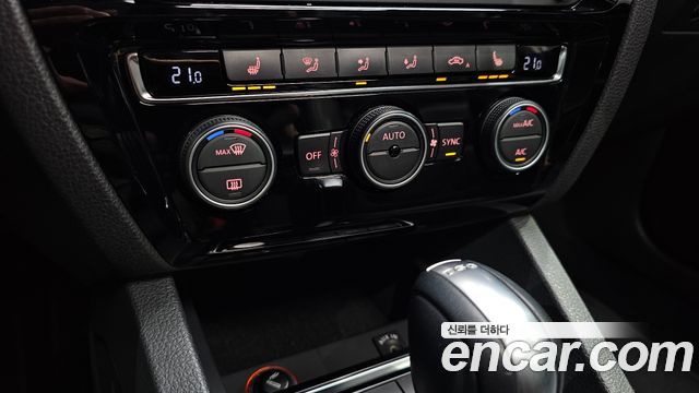Volkswagen Jetta 2015 — photo 17