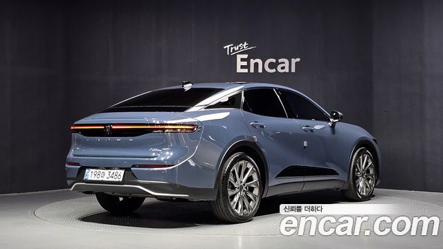 Toyota Crown 2025 — photo 2