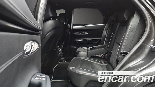 Genesis GV70 2023 — photo 17