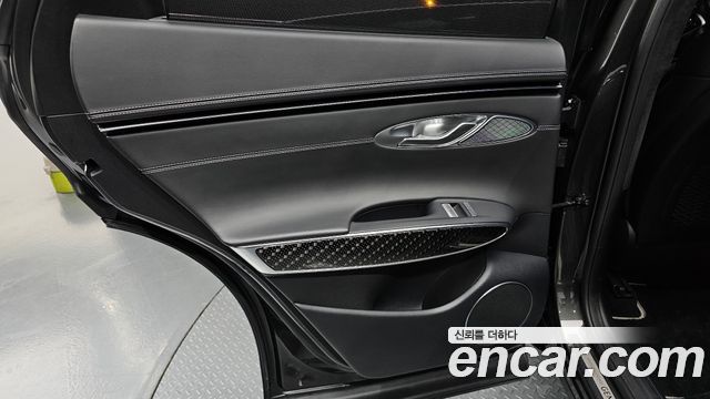 Genesis GV70 2023 — photo 15