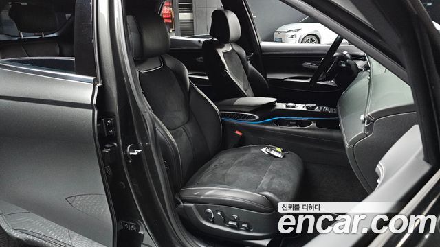 Genesis GV70 2023 — photo 16