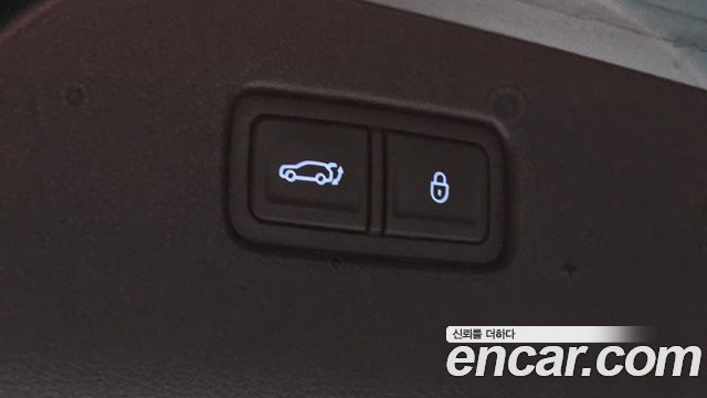 Genesis GV70 2023 — photo 35