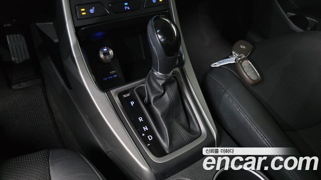 Hyundai AVANTE 2015 — photo 12