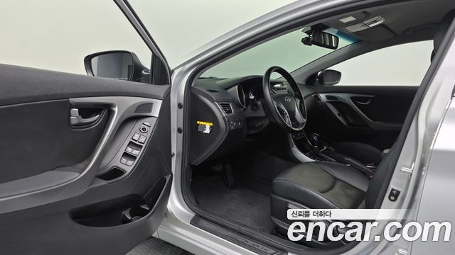 Hyundai AVANTE 2015 — photo 13