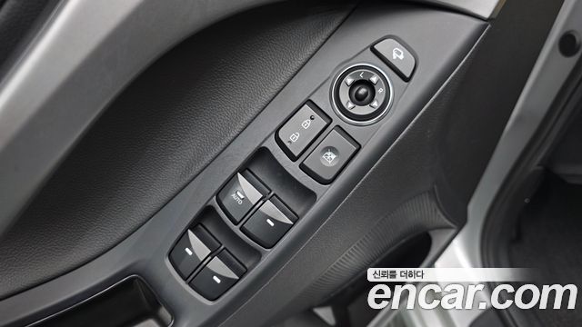 Hyundai AVANTE 2015 — photo 17