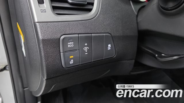 Hyundai AVANTE 2015 — photo 18