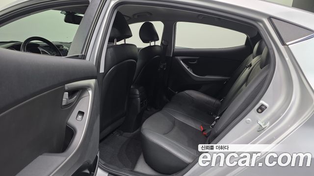 Hyundai AVANTE 2015 — photo 23