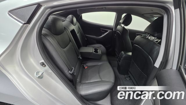 Hyundai AVANTE 2015 — photo 24