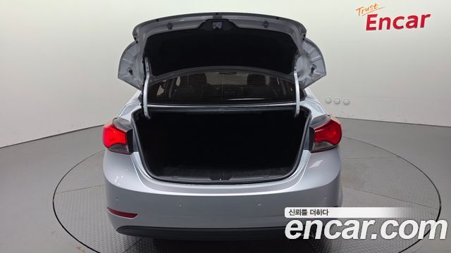 Hyundai AVANTE 2015 — photo 25