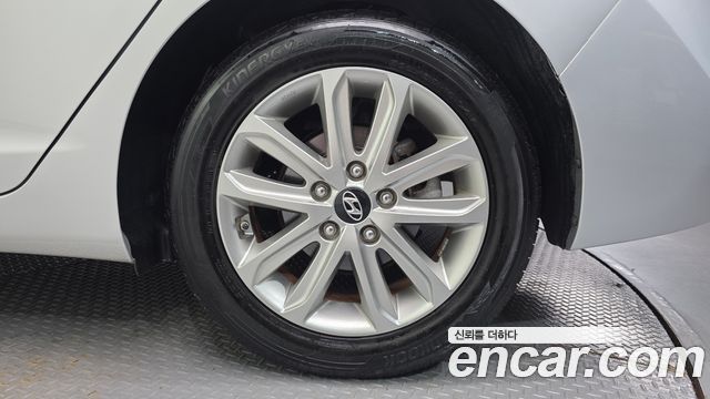 Hyundai AVANTE 2015 — photo 7