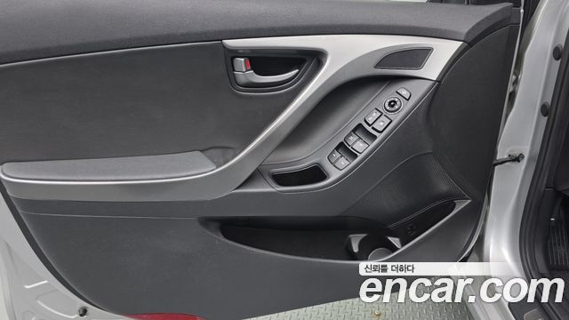 Hyundai AVANTE 2015 — photo 14