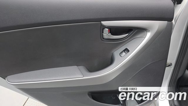 Hyundai AVANTE 2015 — photo 15