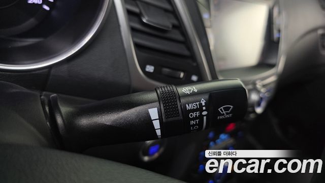 Hyundai AVANTE 2015 — photo 30