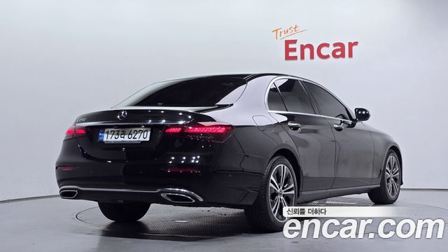 Mercedes-Benz E-Class 2021 — photo 2
