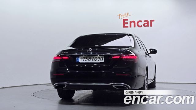 Mercedes-Benz E-Class 2021 — photo 4