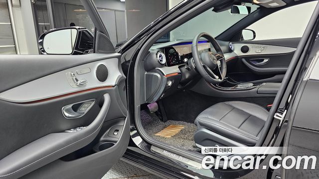 Mercedes-Benz E-Class 2021 — photo 13