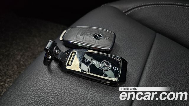 Mercedes-Benz E-Class 2021 — photo 22