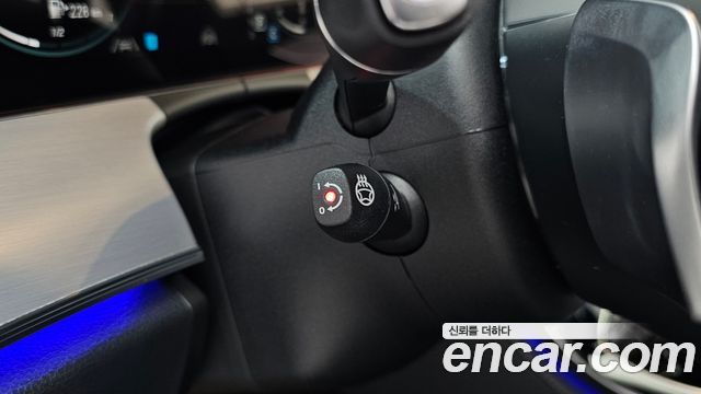 Mercedes-Benz E-Class 2021 — photo 26