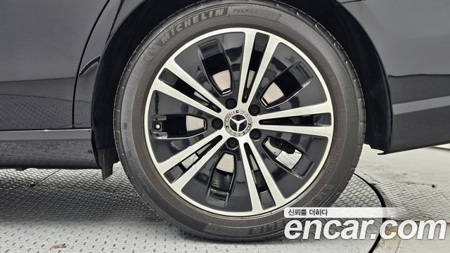 Mercedes-Benz E-Class 2021 — photo 7