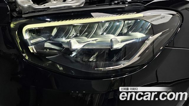 Mercedes-Benz E-Class 2021 — photo 8