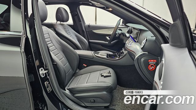 Mercedes-Benz E-Class 2021 — photo 16