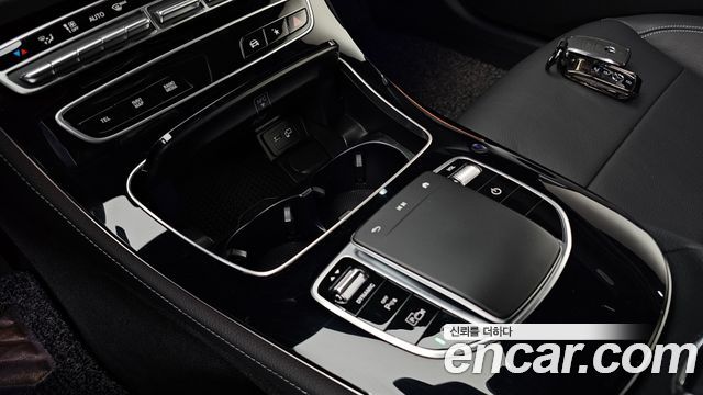 Mercedes-Benz E-Class 2021 — photo 27