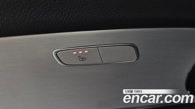 Mercedes-Benz E-Class 2021 — photo 31