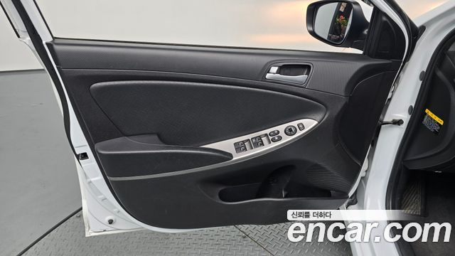 Hyundai Accent 2017 — photo 14