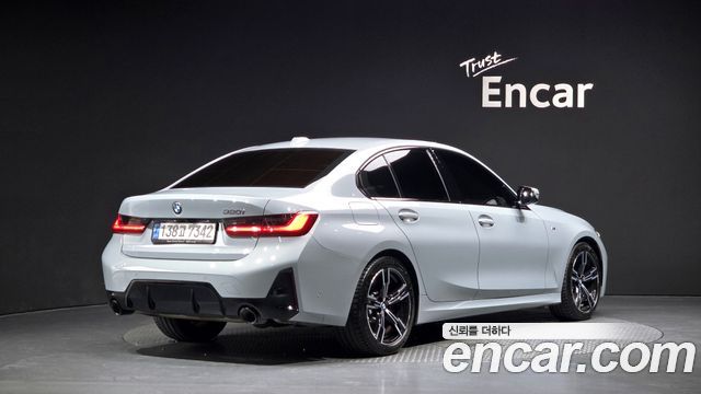 BMW 3-Series 2023 — photo 2