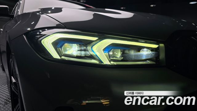 BMW 3-Series 2023 — photo 8
