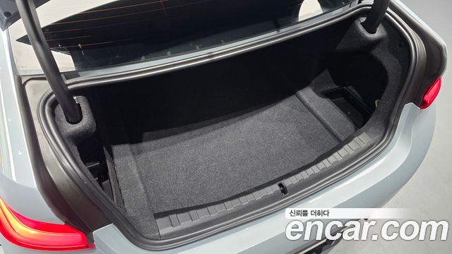 BMW 3-Series 2023 — photo 27